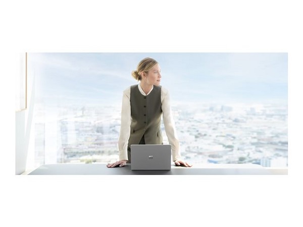Microsoft Surface Laptop Copilot+ PC for Business unten