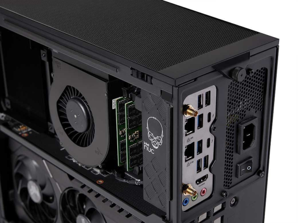 bluechip GAMINGline S1970 - Intel Core i9-14900K, rechts