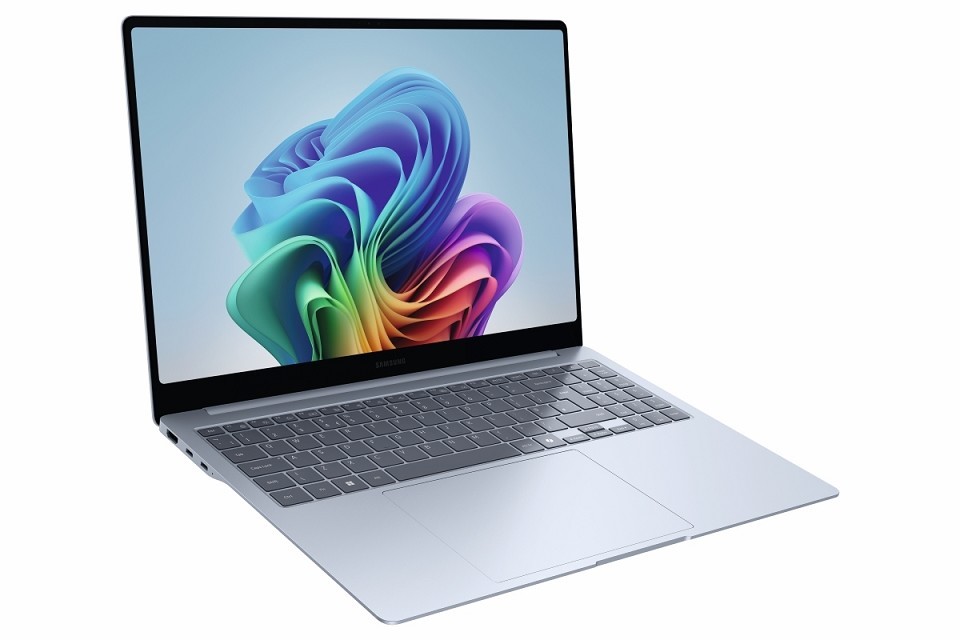 SAMSUNG Galaxy Book Edge 16 40,6cm (16") Snapdragon X Elite 16GB  986