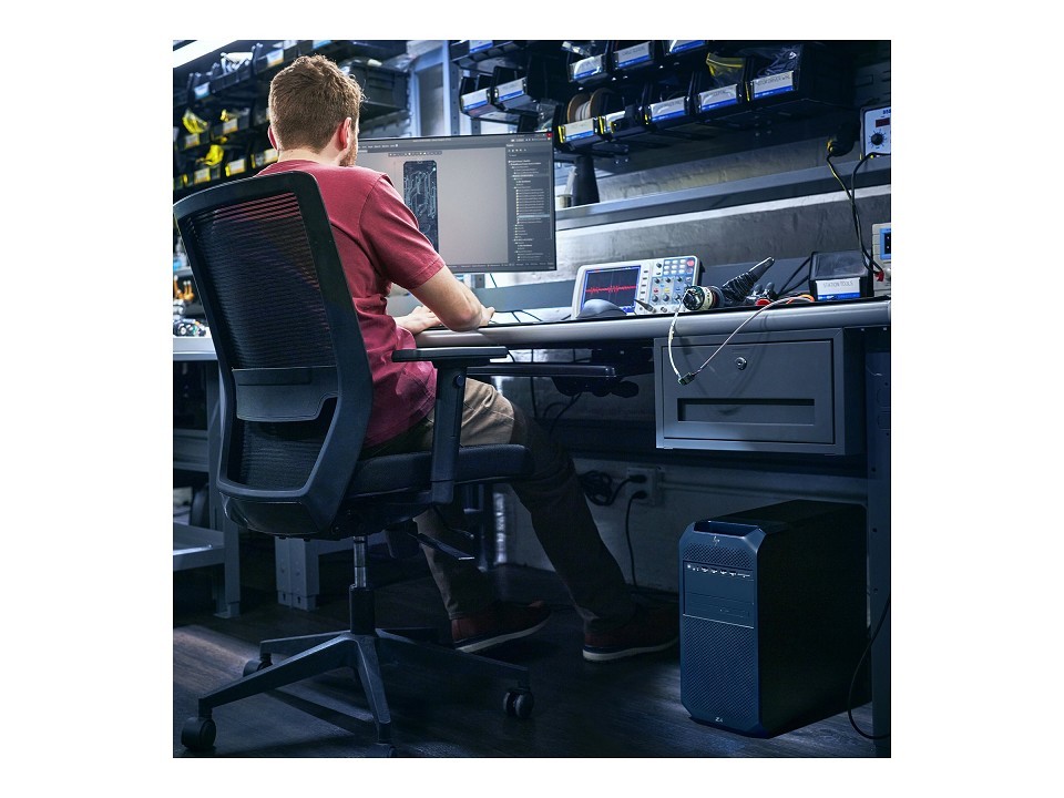 HP Workstation Z4 G5 - Tower - 4U - 1 x Xeon W W3-2535 / 3.5 rechts
